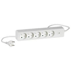LK STIKDÅSE 5 UDTAG U/JORD M/AFBRYDER HVID 1,5 M KABEL